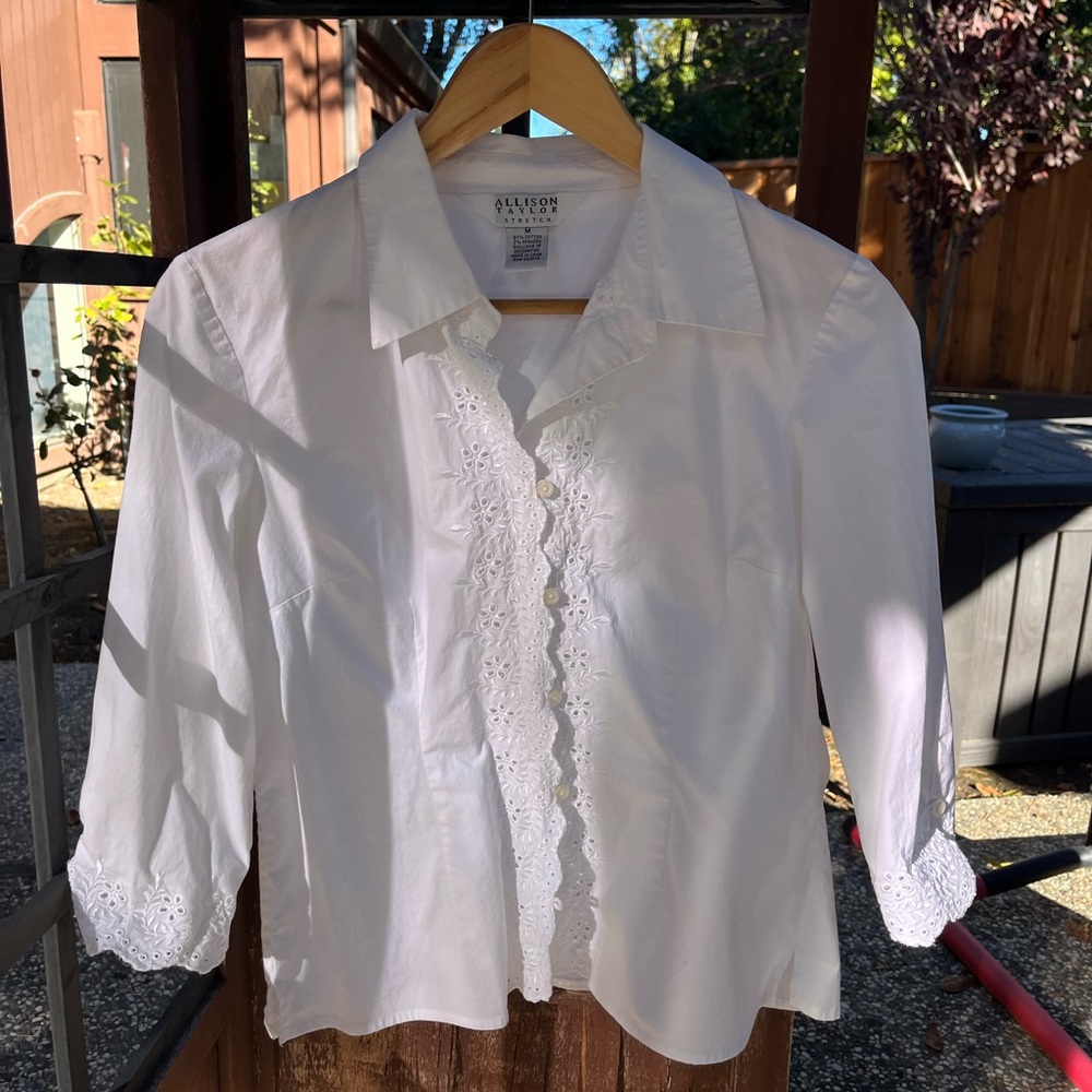 ALLISON TAYLOR white shirt with cute embroidery cutout detail VINTAGE